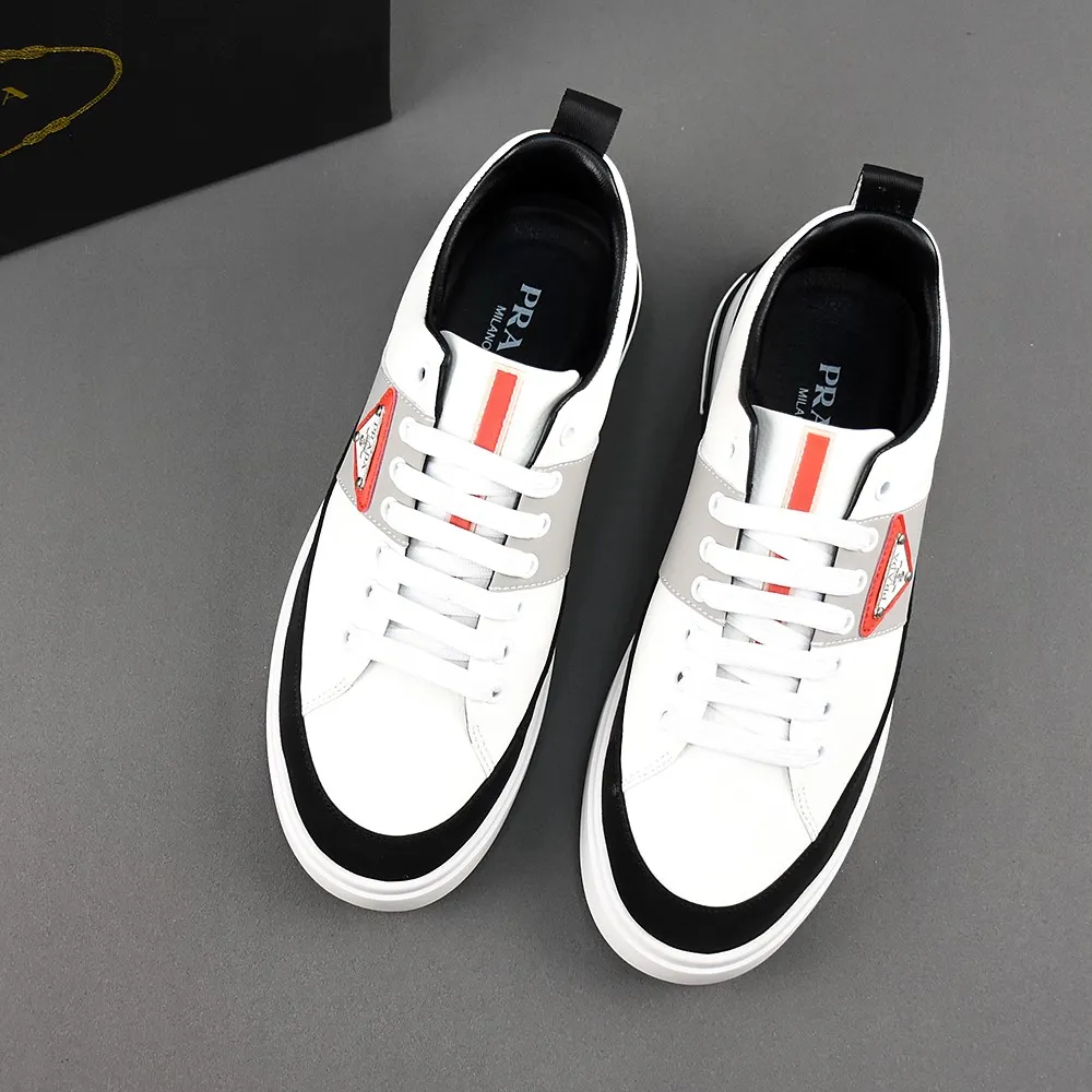 PP400🌻🌻🌻【Prada·PRADA】set off the audience! An international brand that is constantly innovating. This men's casual shoe is the original version. It is made of cowhide leather at a ratio of one to one at the store. It has leather feet and rubber non-slip outsole. It is breathable and comfortable. Quality speaks for itself. 👄38-44